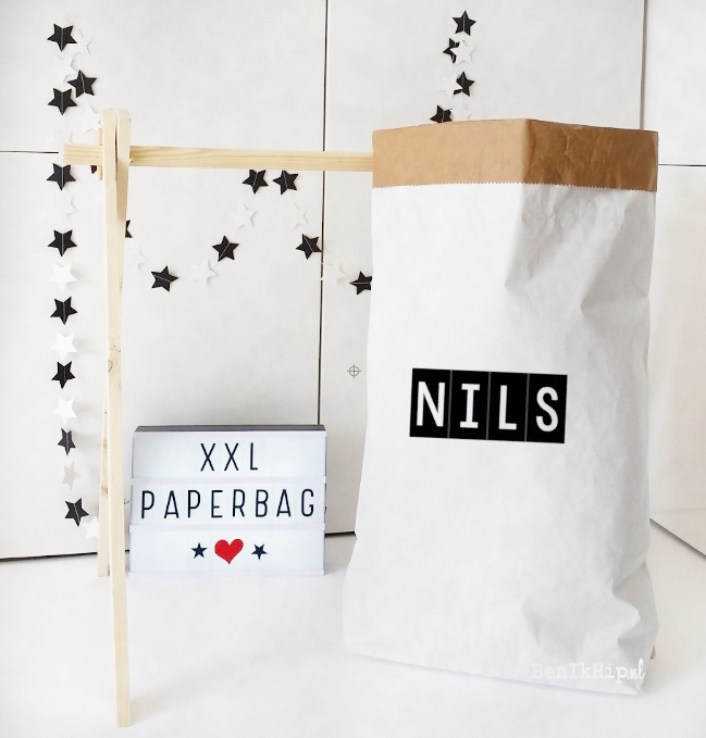 Paperbag XXL met naam monochrome Nils
